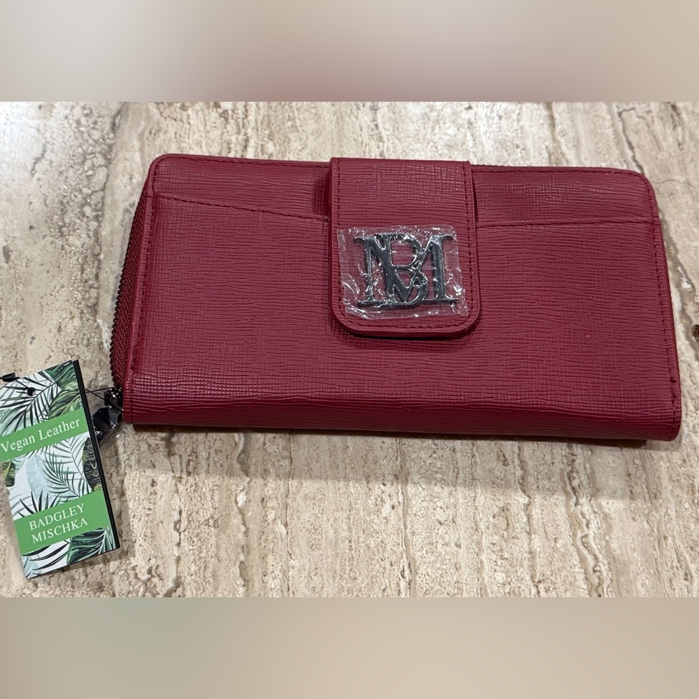 Bagley‎ Mischka vegan leather wine color long wallet NWT
